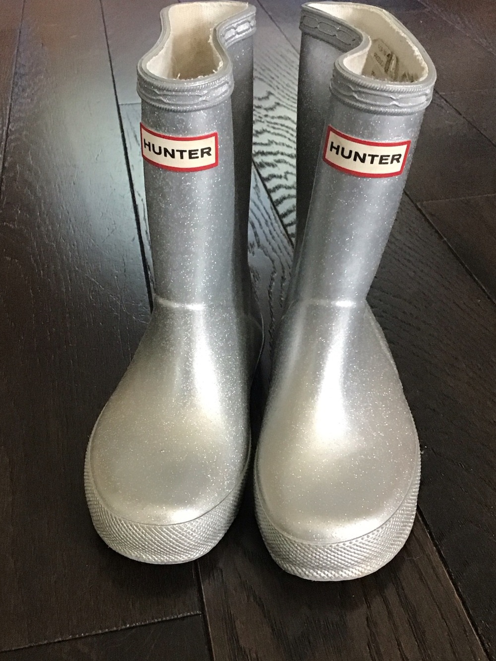 Hunter Kids Silver Sparkle Rain Boots. Girl’s size 9.